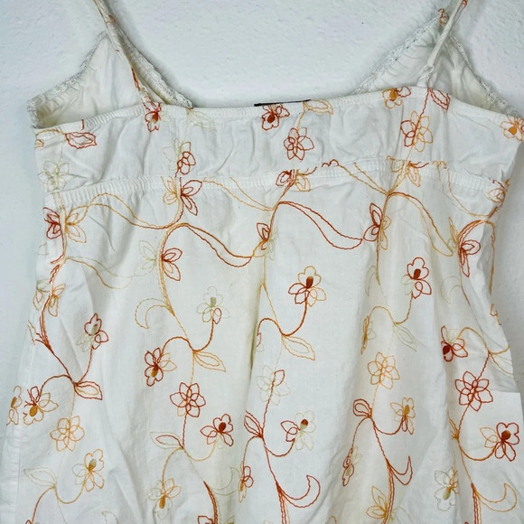 Forever Twenty One Tank with Embroidered Flowers Size Large - Picture 9 of 9